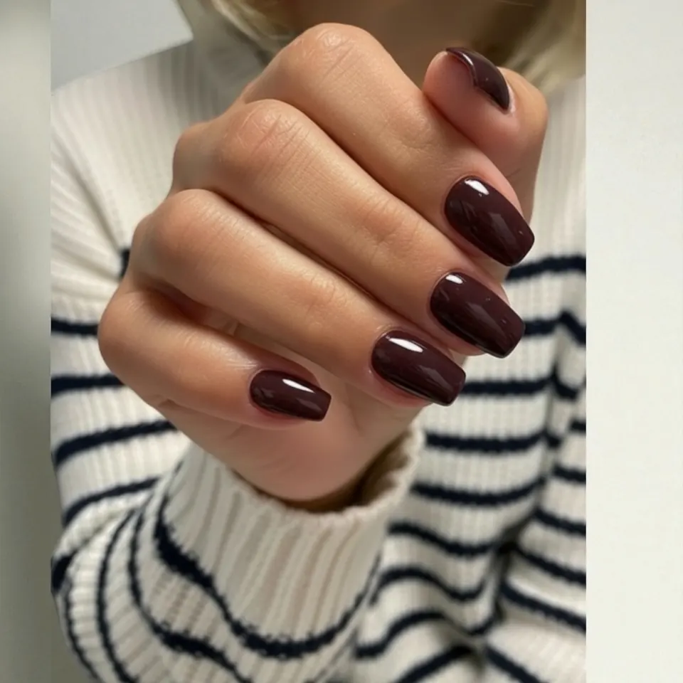 Manicura europea en seco en HealthSpa4u San Diego