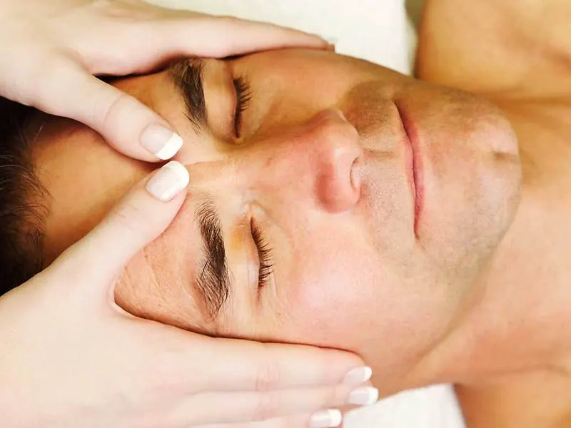 Masaje facial para hombres