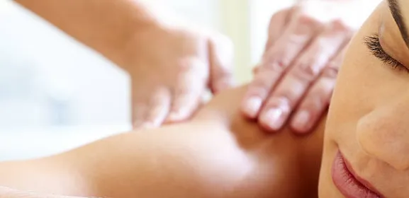 Gentle manual lymphatic drainage massage in San Diego – light, slow, rhythmic movements